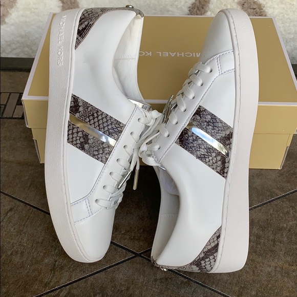 MICHAEL KORS CATELYN STRIPE LACE UP NAPPA PU PEARL - Picture 6 of 16